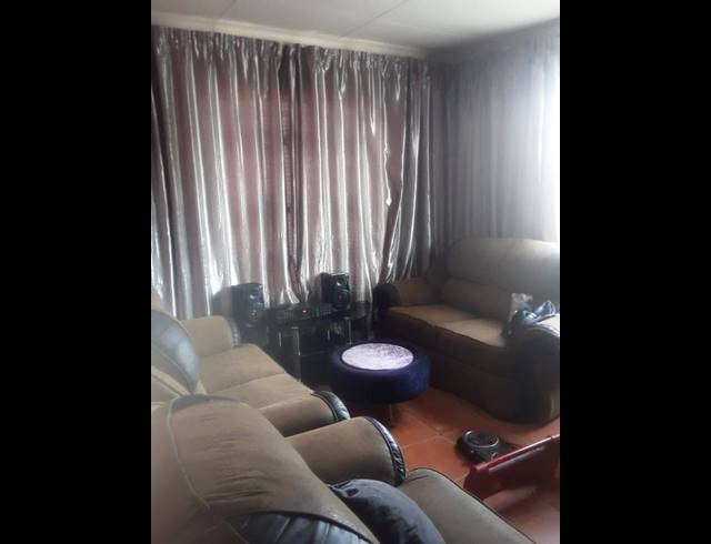 3 BEDROOM HOUSE FOR SALE IN MERITENG